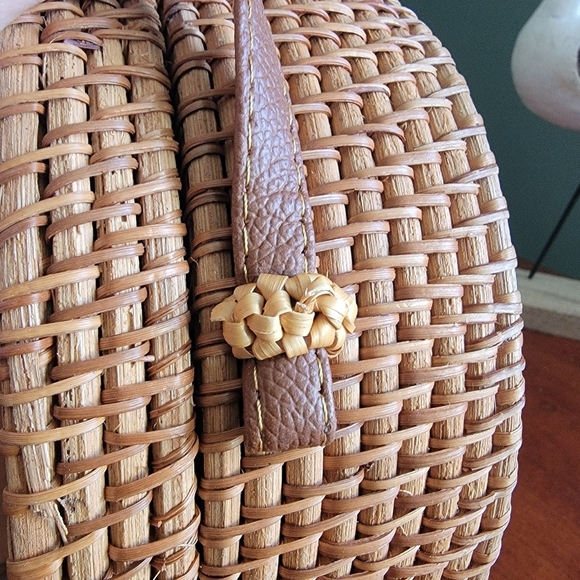 NWOT Rattan Vegan Leather Woven Crossbody Bag Purse - Picture 8 of 11